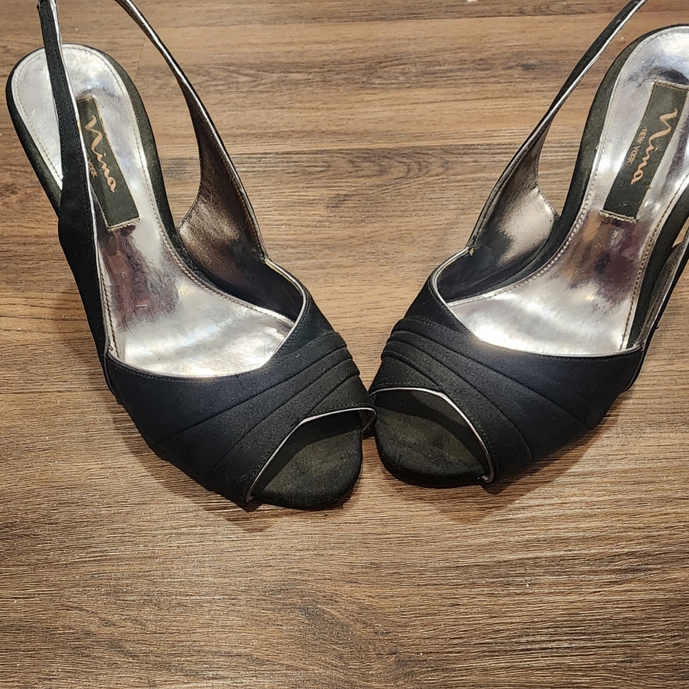 Nina black satin peep toe pumps silver piping size 7.5 kitten heels classy pumps